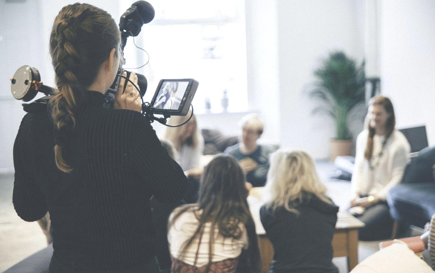Professional workstation setup for investment education